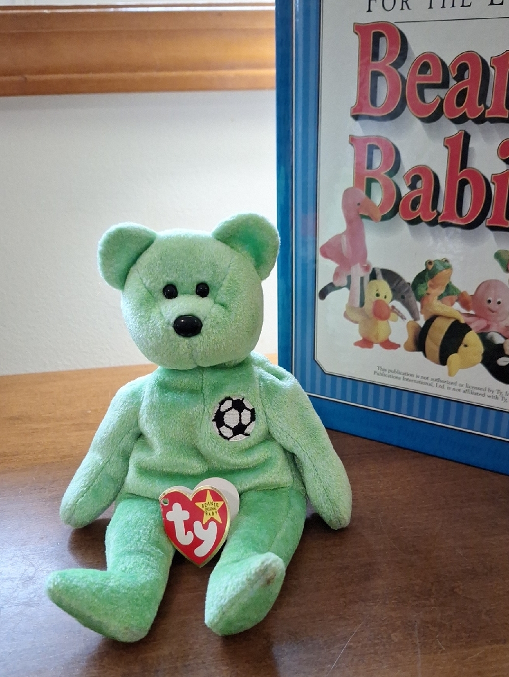 Kicks Ty Green Soccer Bear Plush with Embroidered Soccer Patch Beanie Baby 98